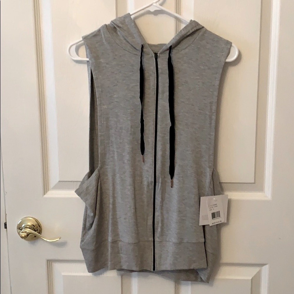 Beyond Yoga vest behavior hoodie top